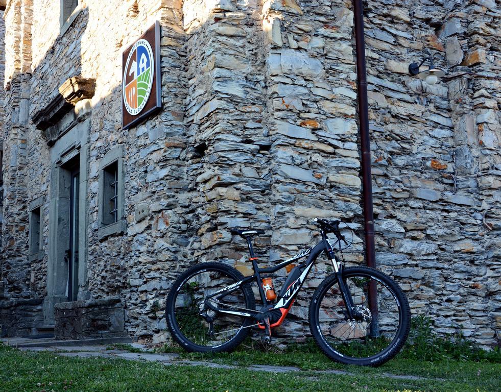 Agriturismo Casa Turchetti Comano  Exterior photo
